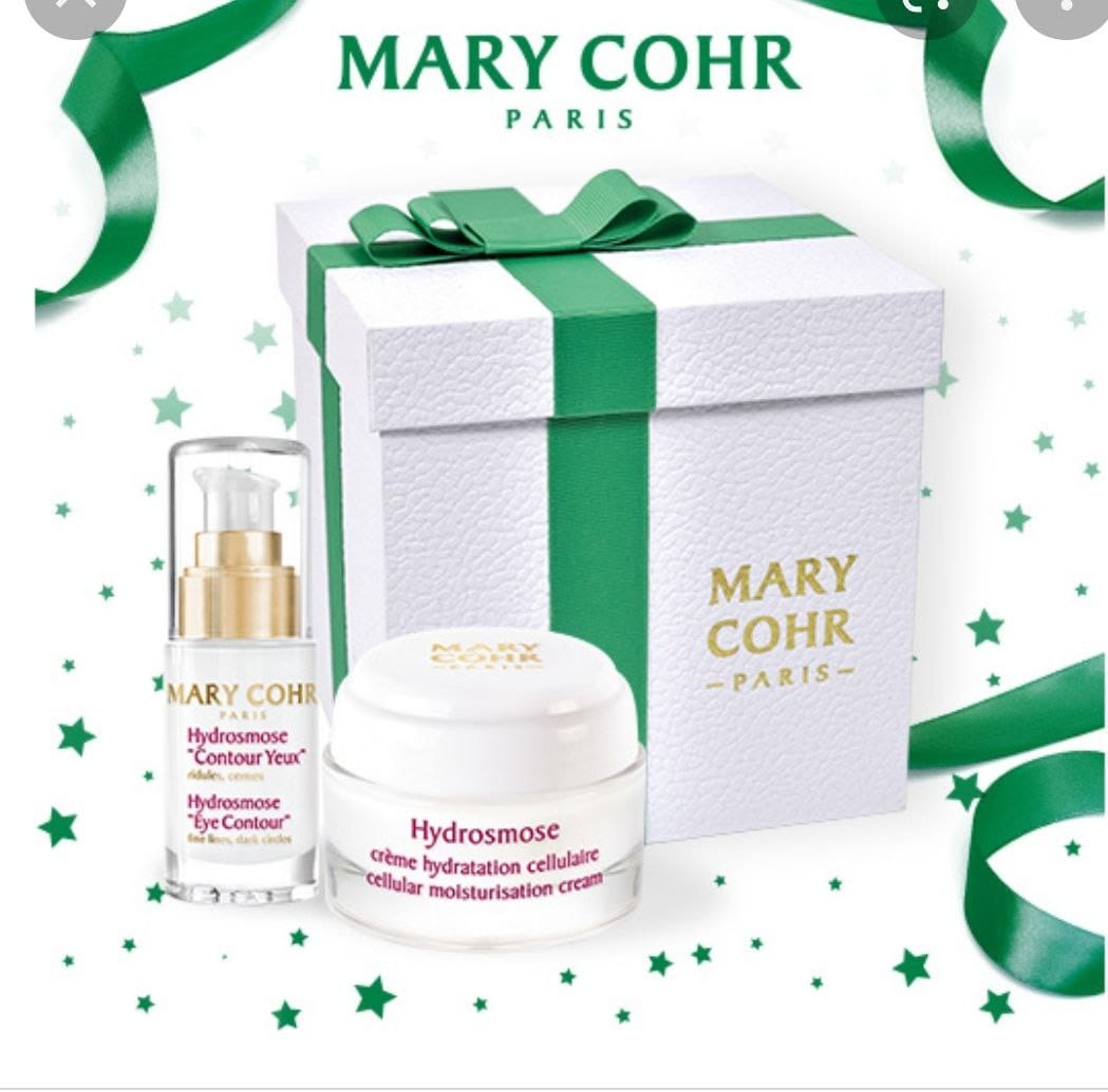 Estuche de regalo Mary Cohr París con la crema hidratante Hydrosmose y el contorno de ojos Hydrosmose, envuelto con lazo verde, en Forever Young Estética (A Coruña)